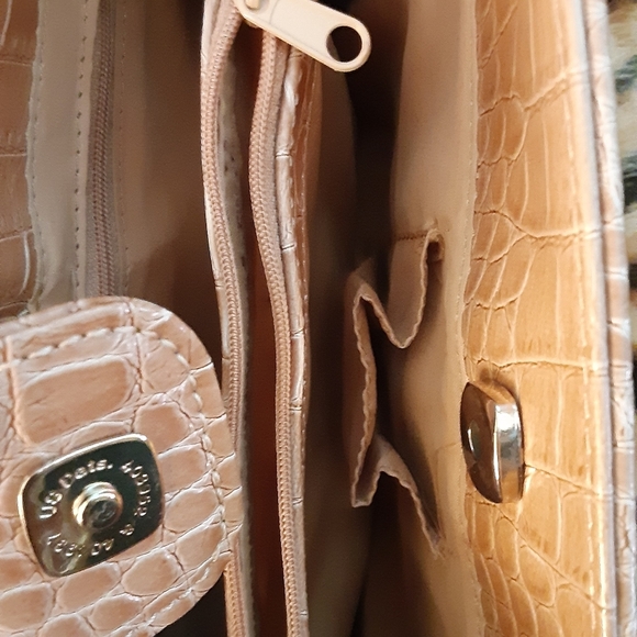 VINTAGE LIZ CLAIBORNE nude faux alligator purse - Picture 4 of 10